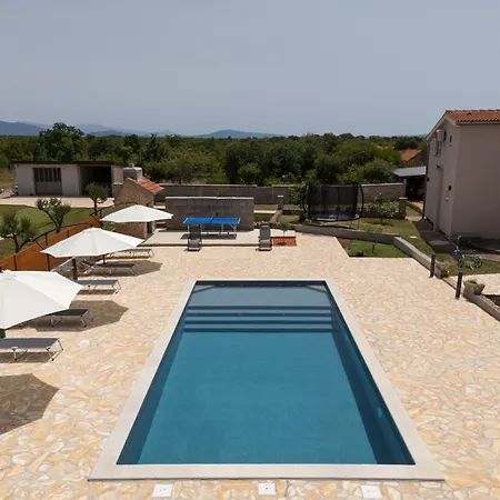 Roski Villa