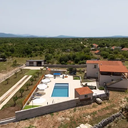 Roski Villa *