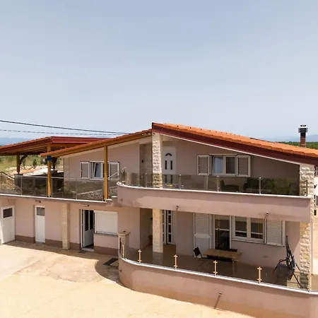 Roski Villa