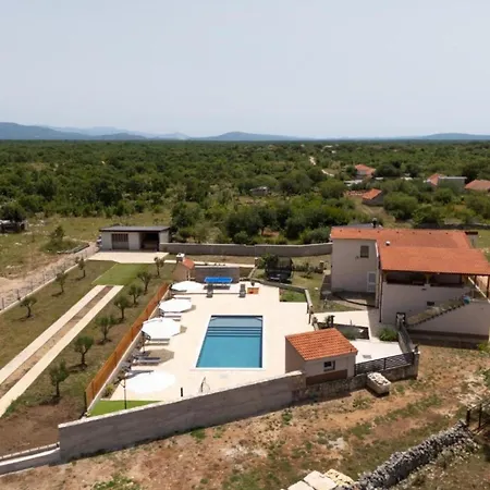 Roski Villa Bogatic