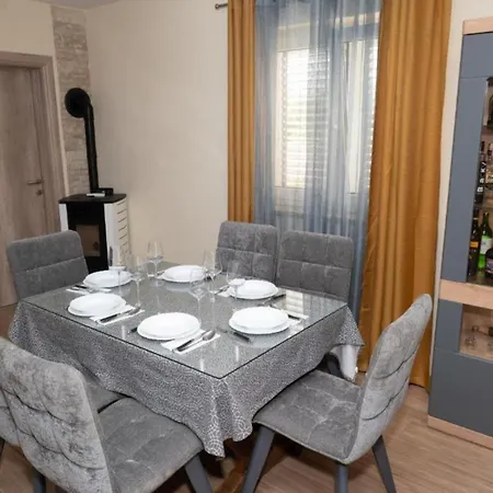 Roski Villa