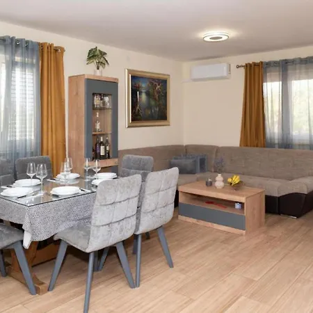 Villa Roski Bogatic