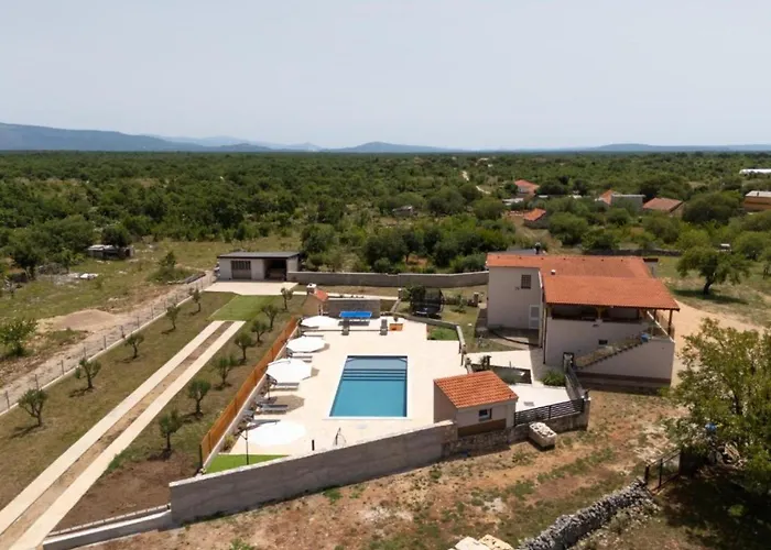 Roski Villa Bogatić